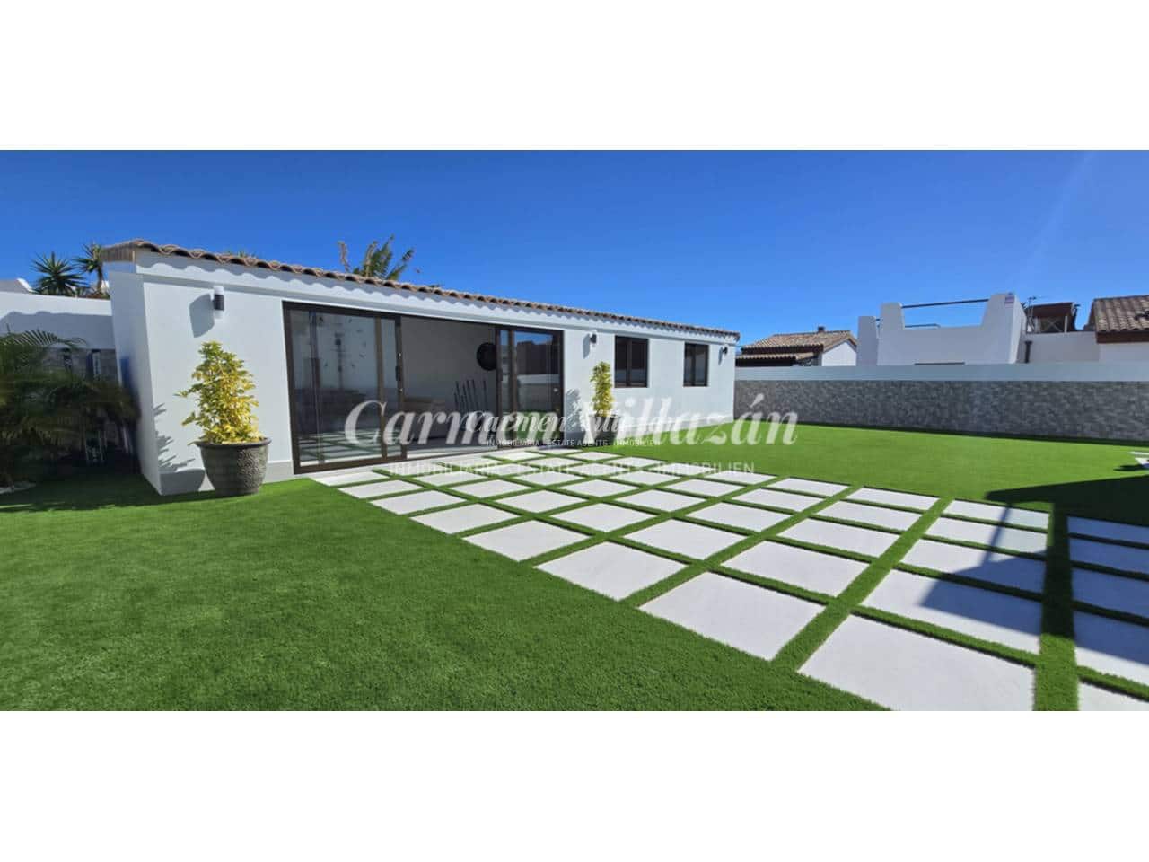 Chalet de 3 habitaciones en Caleta de Fuste en venta con piscina garaje - 795.000 € (Ref: 9604478)