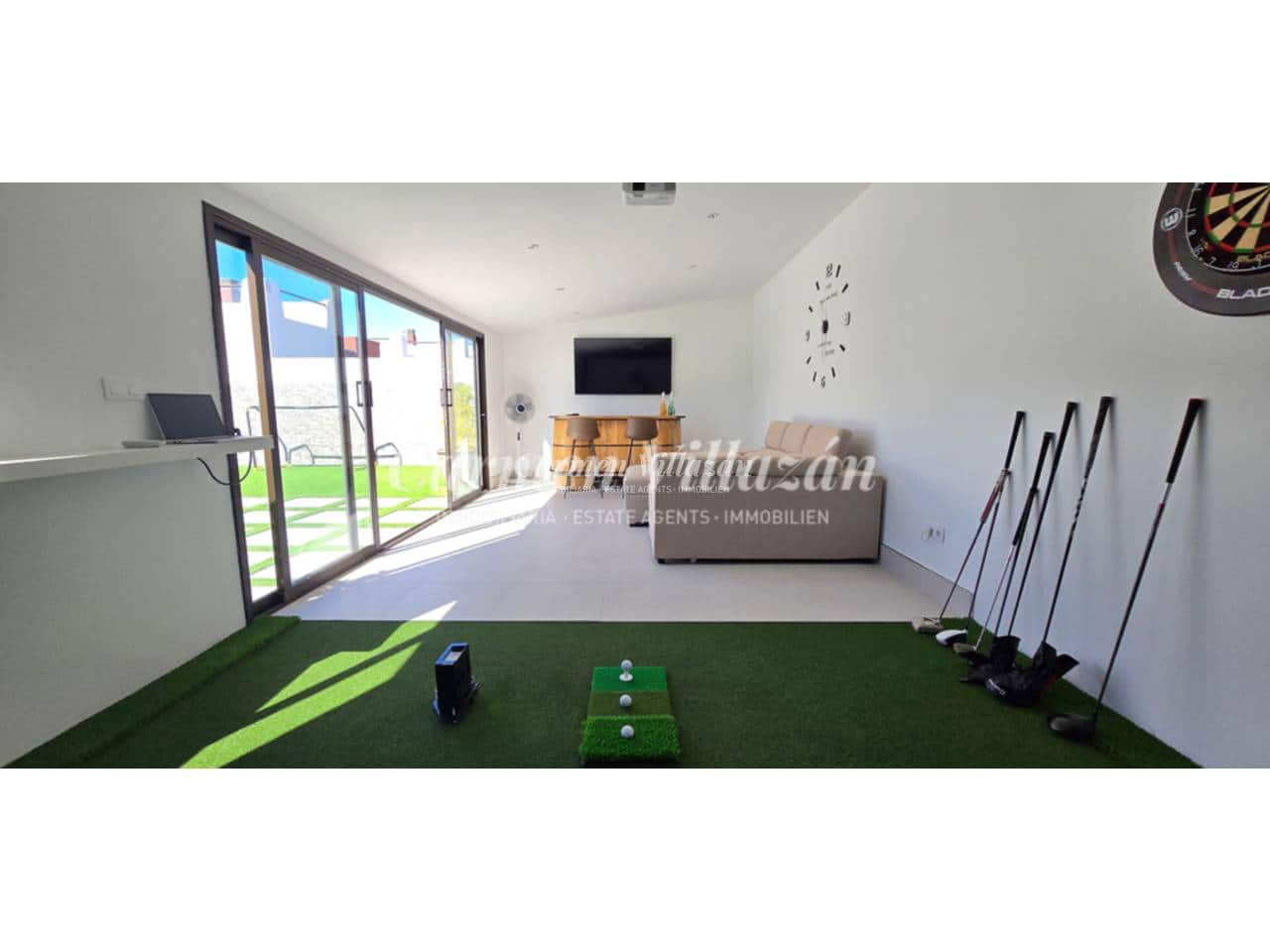 Chalet de 3 habitaciones en Caleta de Fuste en venta con piscina garaje - 795.000 € (Ref: 9604478)