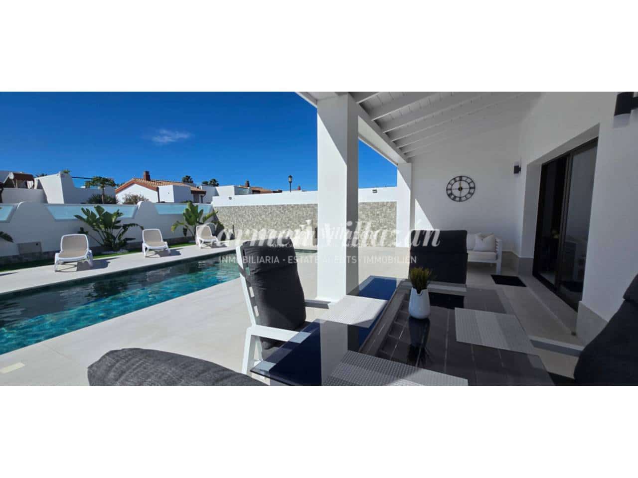 Chalet de 3 habitaciones en Caleta de Fuste en venta con piscina garaje - 795.000 € (Ref: 9604478)