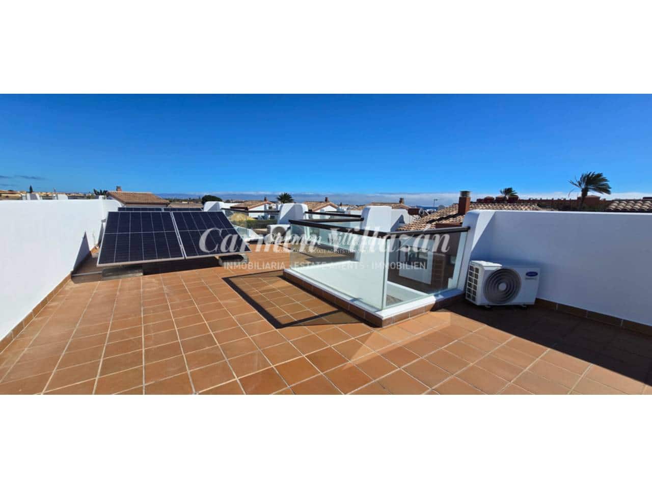 Chalet de 3 habitaciones en Caleta de Fuste en venta con piscina garaje - 795.000 € (Ref: 9604478)