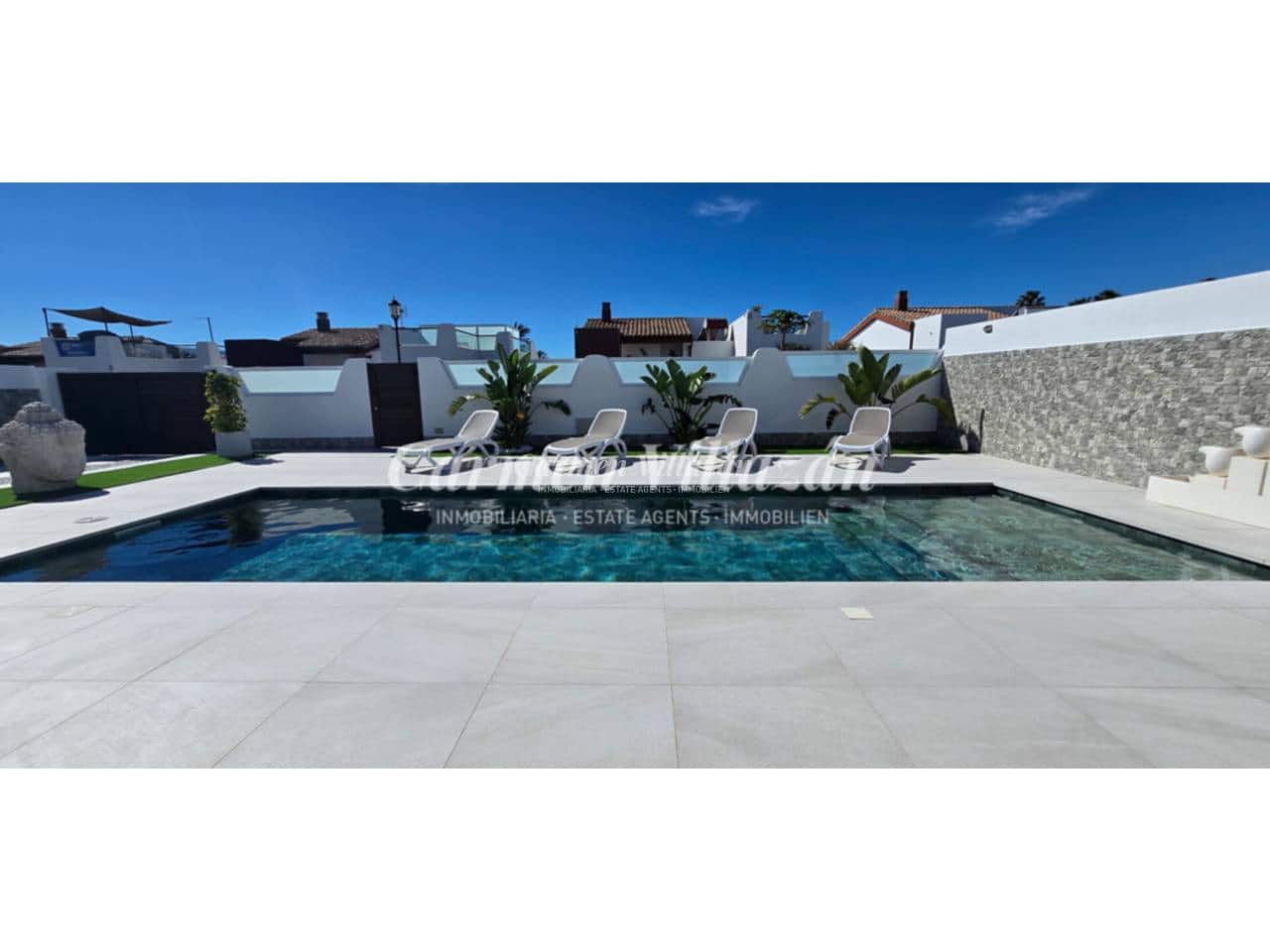 Chalet de 3 habitaciones en Caleta de Fuste en venta con piscina garaje - 795.000 € (Ref: 9604478)