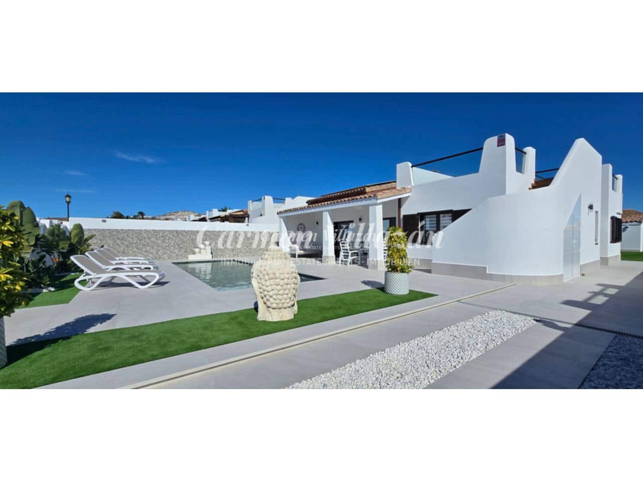 Chalet de 3 habitaciones en Caleta de Fuste en venta con piscina garaje - 795.000 € (Ref: 9604478)