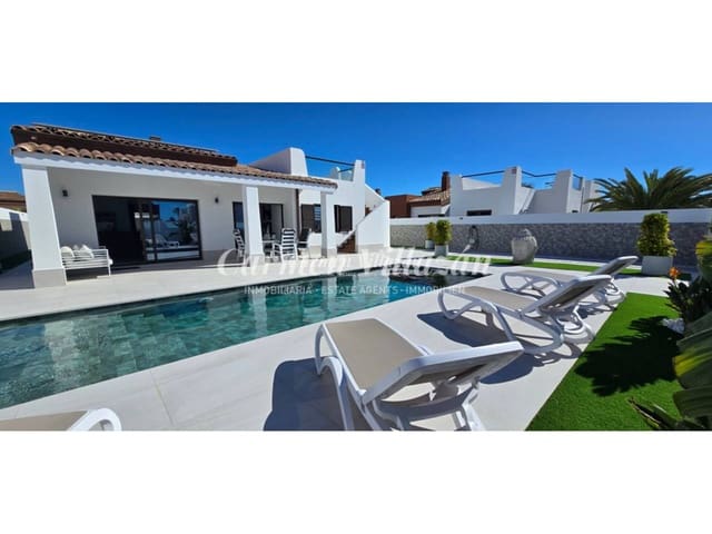 Chalet de 3 habitaciones en Caleta de Fuste, Antigua en venta con piscina garaje - 795.000 € (Ref: 9604478)