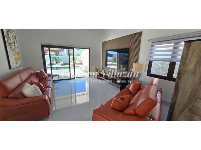 Chalet de 3 habitaciones en Caleta de Fuste, Antigua en venta con piscina garaje - 795.000 € (Ref: 9604478)