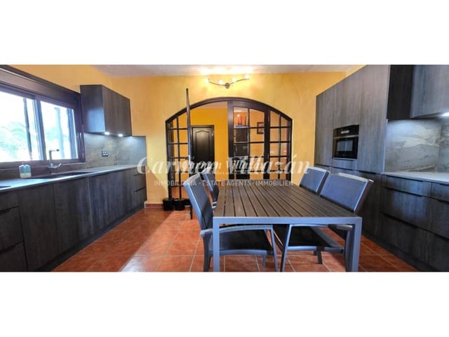 7 soveværelse Villa til salg i Antigua med swimmingpool - € 549.000 (Ref: 9607054)