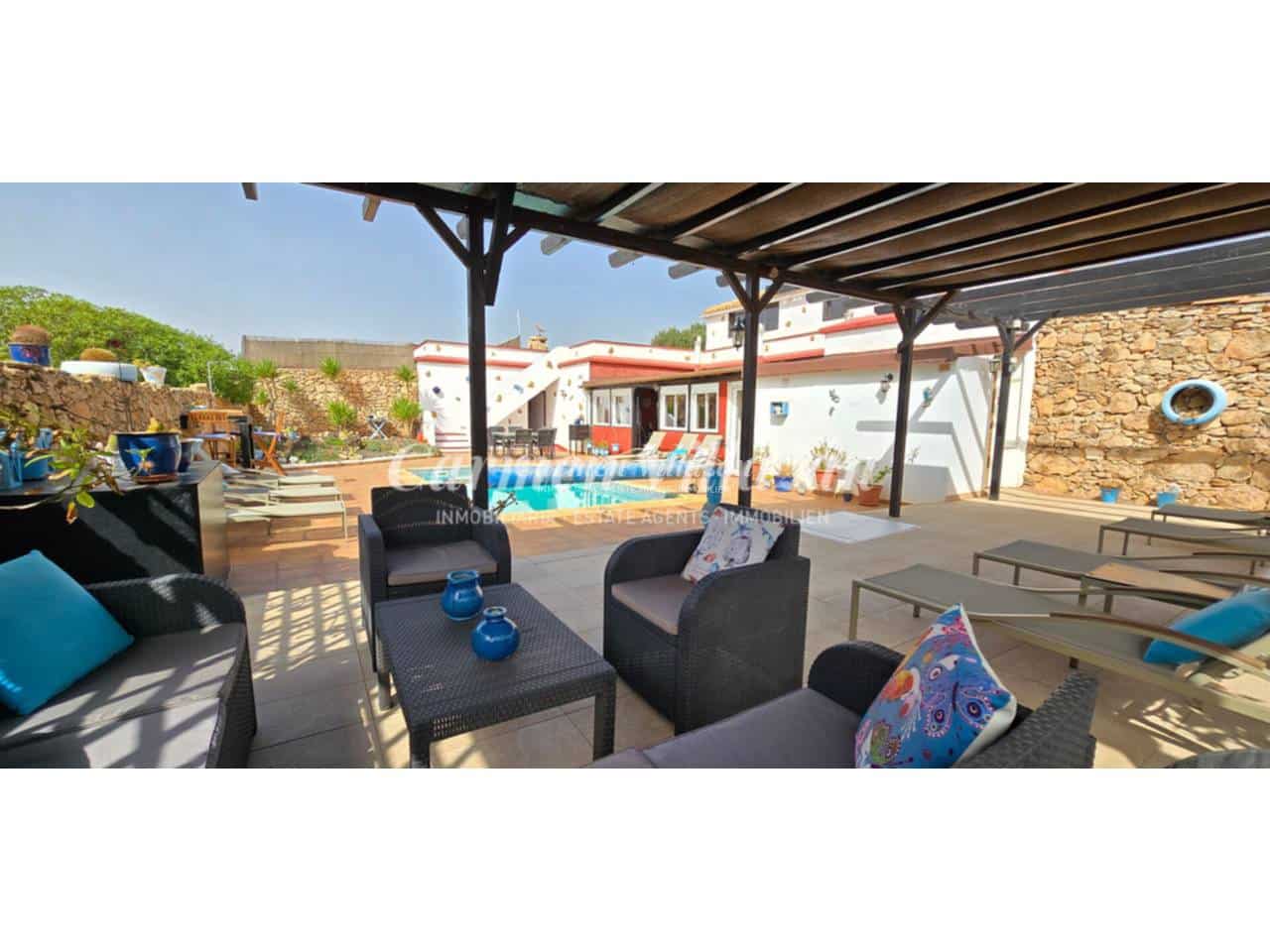 7 soveværelse Villa til salg i Antigua med swimmingpool - € 549.000 (Ref: 9607054)