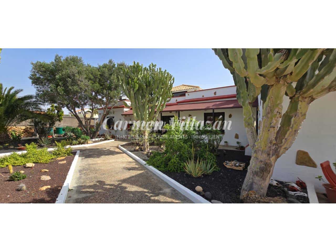 7 soveværelse Villa til salg i Antigua med swimmingpool - € 549.000 (Ref: 9607054)