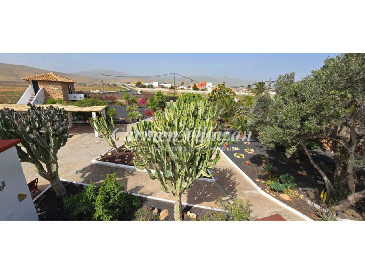 7 soveværelse Villa til salg i Antigua med swimmingpool - € 549.000 (Ref: 9607054)