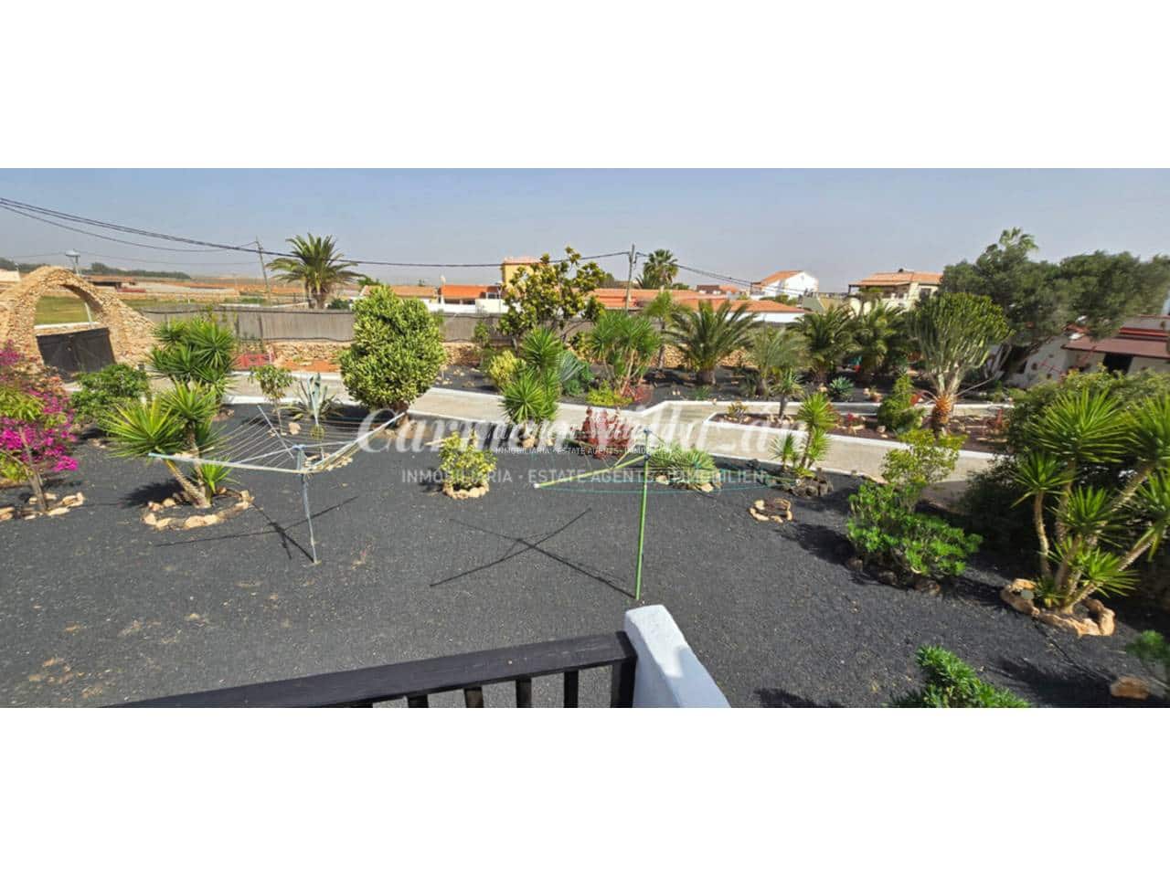 7 soveværelse Villa til salg i Antigua med swimmingpool - € 549.000 (Ref: 9607054)