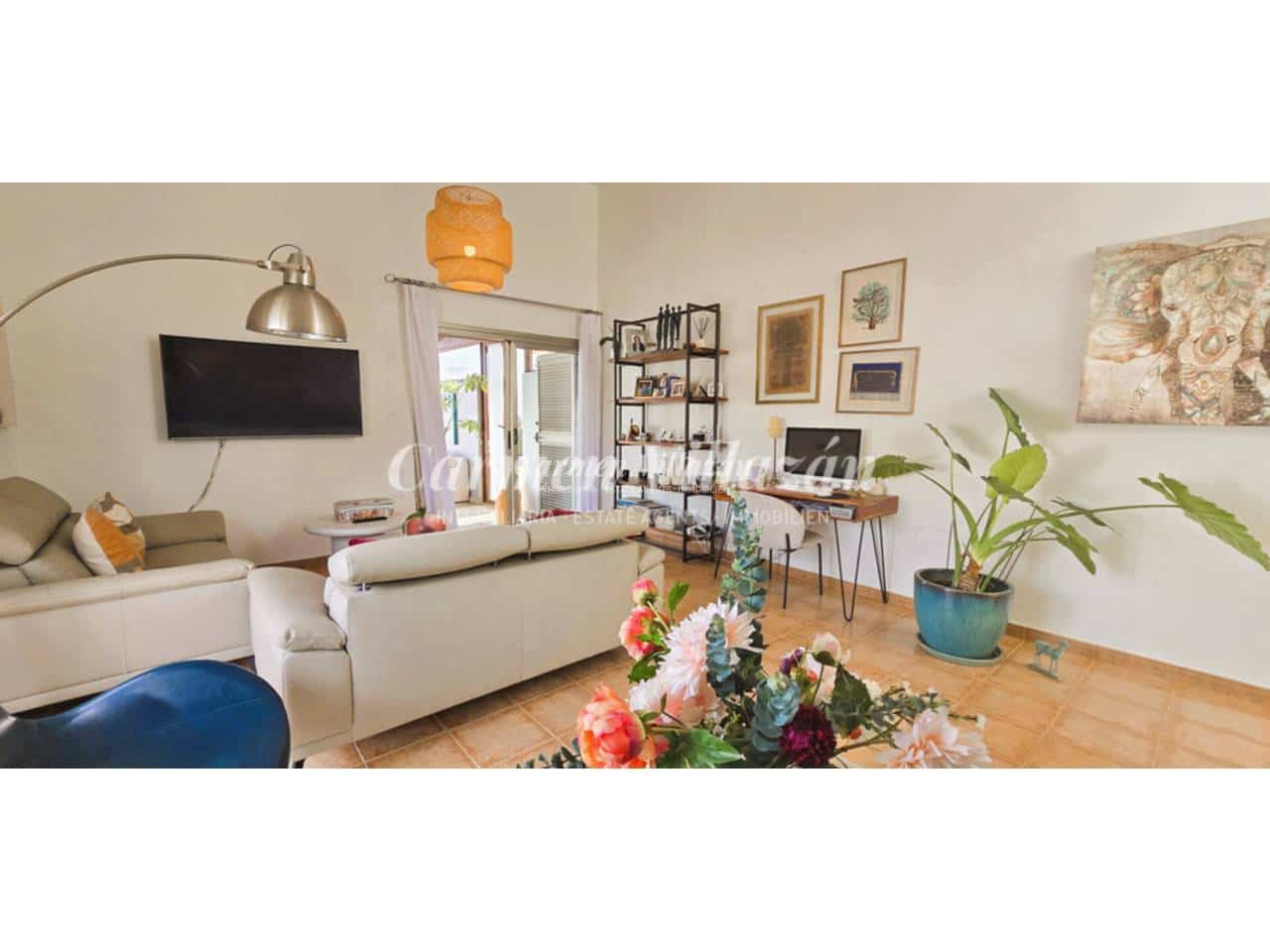 4 bedroom Villa for sale in Caleta de Fuste with pool garage - € 590,000 (Ref: 9614571)