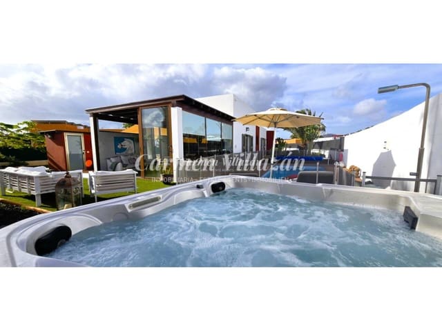 4 sypialnia Willa na sprzedaż w Caleta de Fuste, Antigua z basenem garażem - 590 000 € (Ref: 9614571)