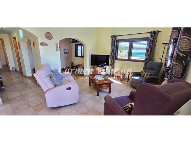 3 bedroom Villa for sale in Antigua with pool - € 335,000 (Ref: 9618596)