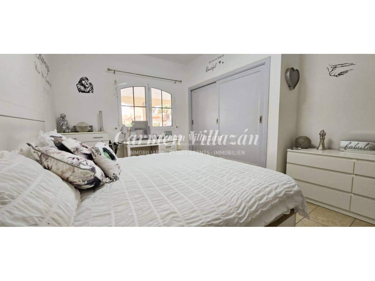 3 bedroom Villa for sale in Caleta de Fuste with pool garage - € 510,000 (Ref: 9657885)