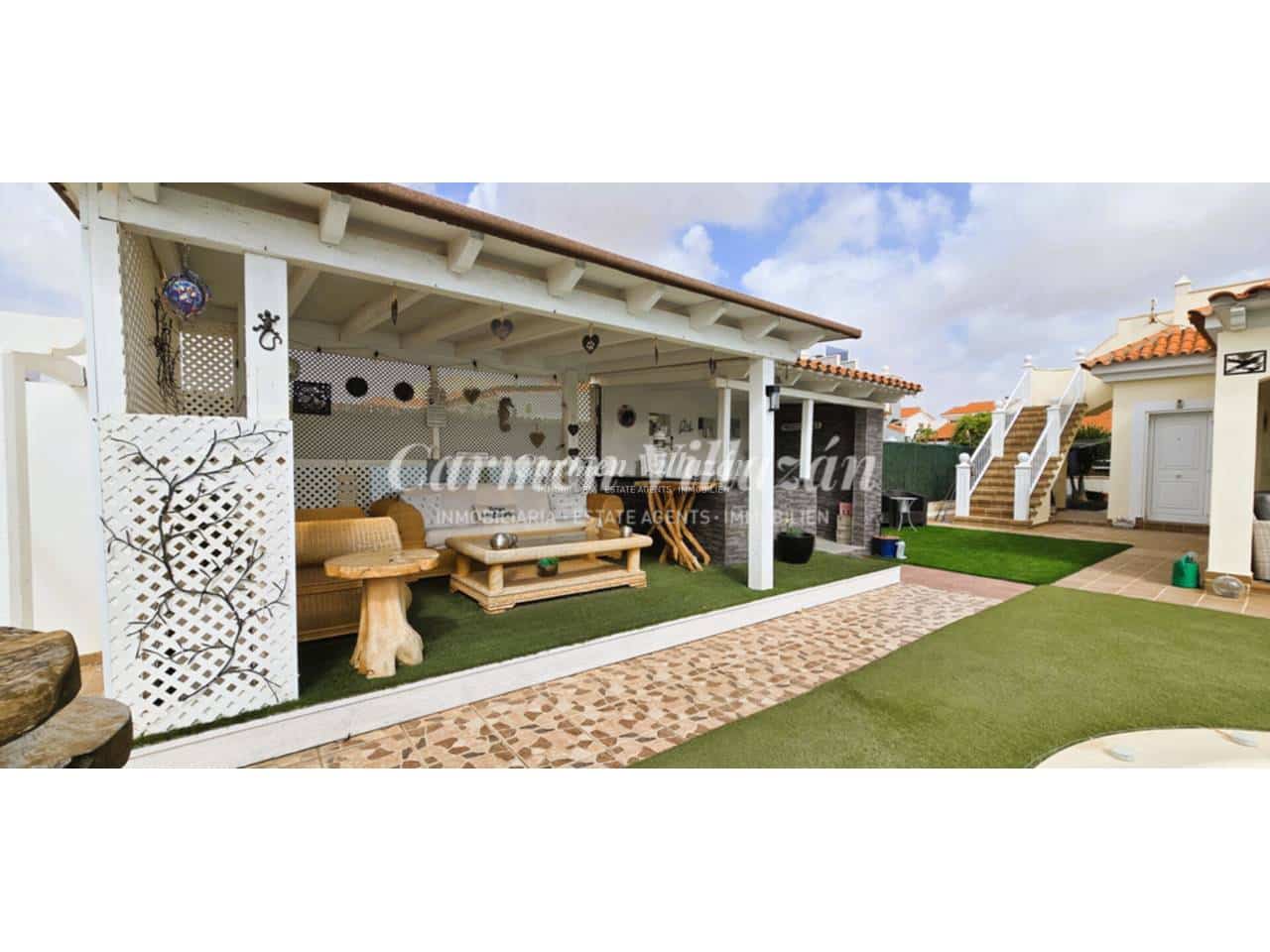 3 bedroom Villa for sale in Caleta de Fuste with pool garage - € 510,000 (Ref: 9657885)