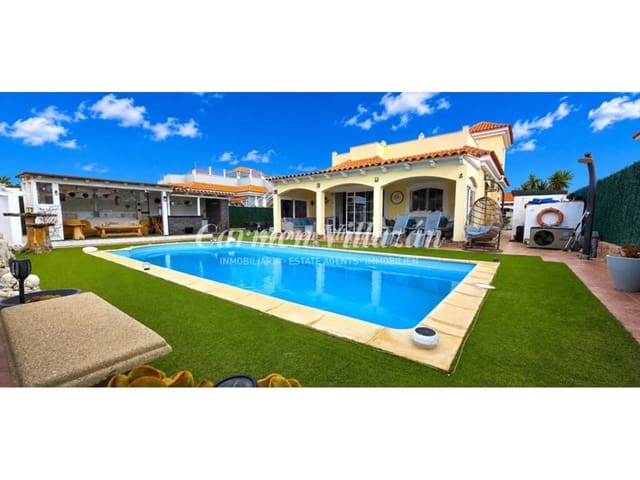 3 sypialnia Willa na sprzedaż w Caleta de Fuste, Antigua z basenem garażem - 499 950 € (Ref: 9657885)