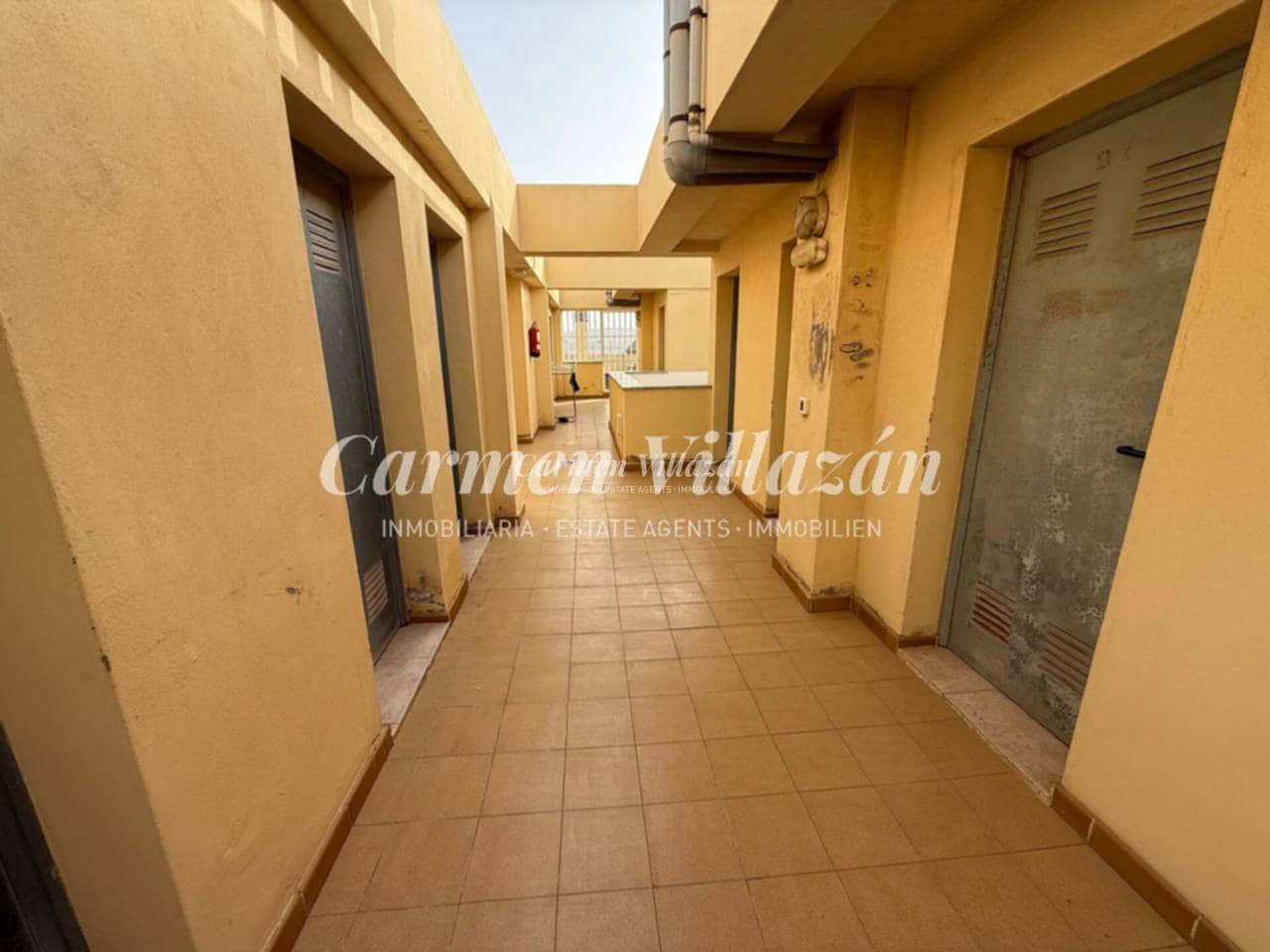 2 bedroom Flat for sale in Puerto del Rosario with garage - € 165,000 (Ref: 9679374)