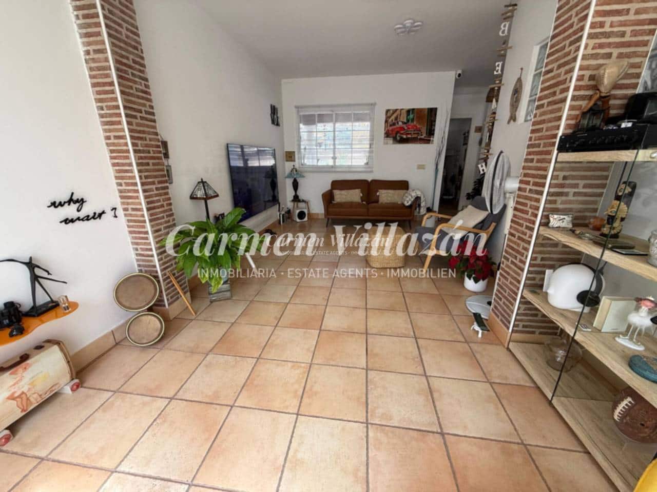 2 bedroom Apartment for sale in Caleta de Fuste - € 265,000 (Ref: 9689929)