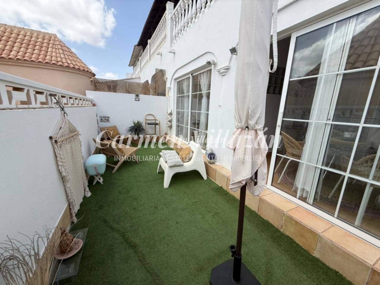 2 bedroom Apartment for sale in Caleta de Fuste - € 265,000 (Ref: 9689929)