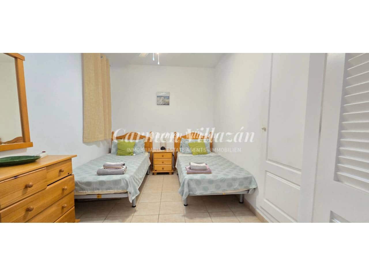 2 bedroom Apartment for sale in Caleta de Fuste with pool garage - € 215,000 (Ref: 9731564)