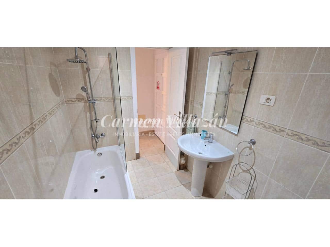 2 bedroom Apartment for sale in Caleta de Fuste with pool garage - € 215,000 (Ref: 9731564)