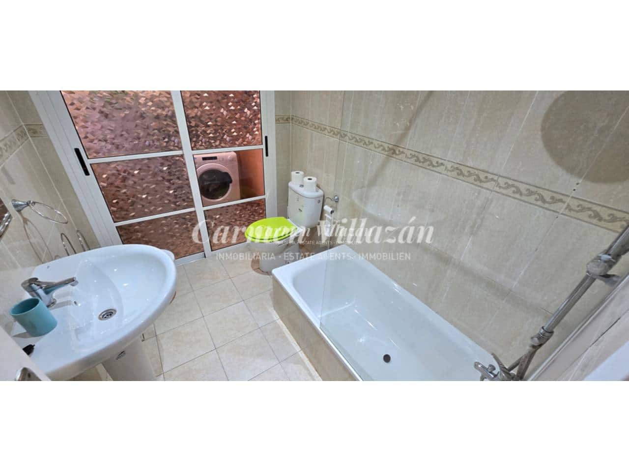 2 bedroom Apartment for sale in Caleta de Fuste with pool garage - € 215,000 (Ref: 9731564)