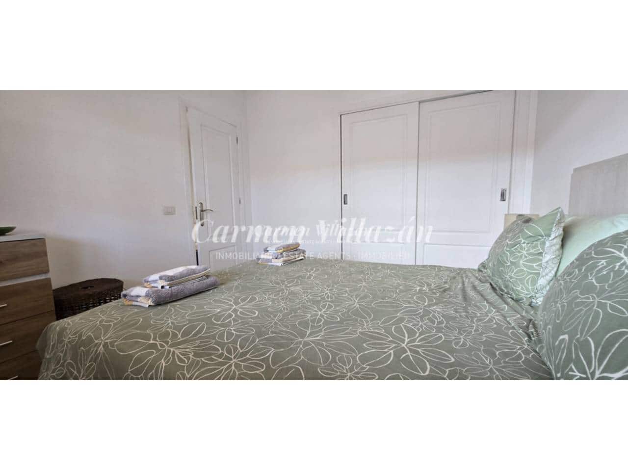 2 bedroom Apartment for sale in Caleta de Fuste with pool garage - € 215,000 (Ref: 9731564)