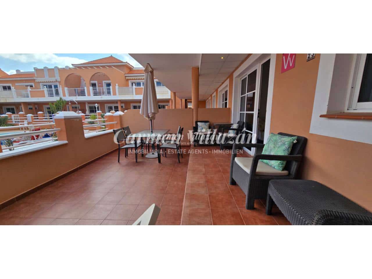 2 bedroom Apartment for sale in Caleta de Fuste with pool garage - € 215,000 (Ref: 9731564)