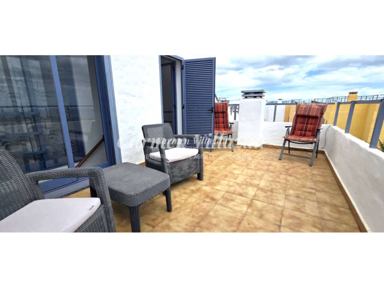 2 soverom Leilighet til salgs i Caleta de Fuste med svømmebasseng garasje - € 218 000 (Ref: 9758319)