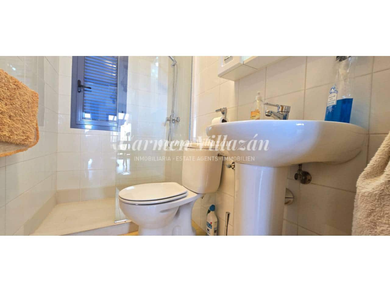 2 soverom Leilighet til salgs i Caleta de Fuste med svømmebasseng garasje - € 218 000 (Ref: 9758319)