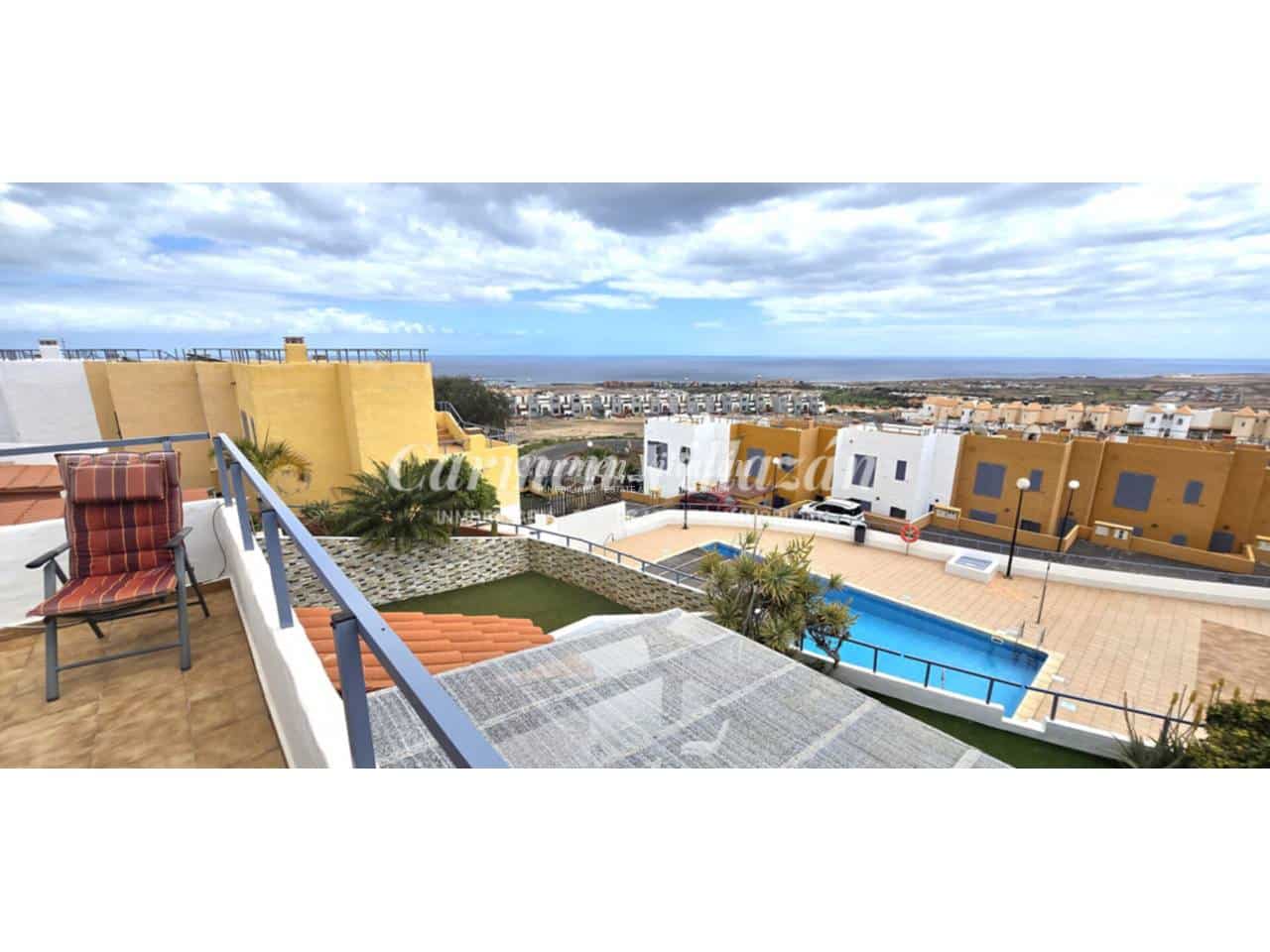 2 soverom Leilighet til salgs i Caleta de Fuste med svømmebasseng garasje - € 218 000 (Ref: 9758319)