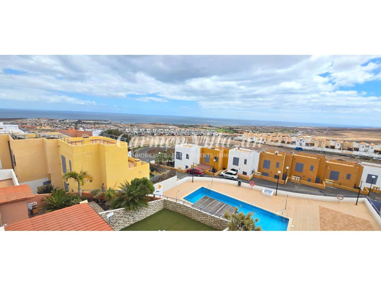 2 soverom Leilighet til salgs i Caleta de Fuste med svømmebasseng garasje - € 218 000 (Ref: 9758319)