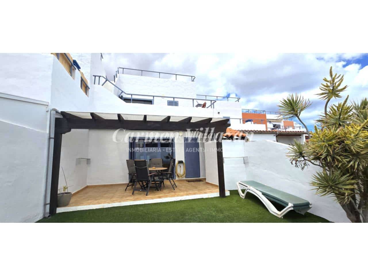 2 soverom Leilighet til salgs i Caleta de Fuste med svømmebasseng garasje - € 218 000 (Ref: 9758319)