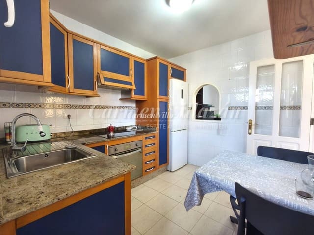 4 bedroom Semi-detached Villa for sale in Parque Holandés, La Oliva with garage - € 273,000 (Ref: 9777344)