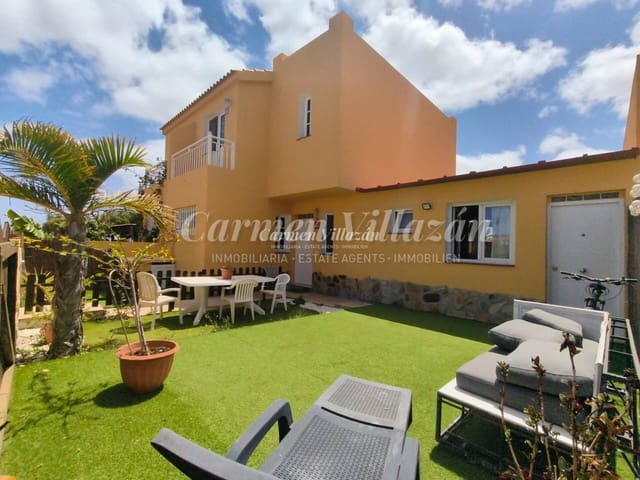 4 bedroom Semi-detached Villa for sale in Parque Holandés, La Oliva with garage - € 273,000 (Ref: 9777344)