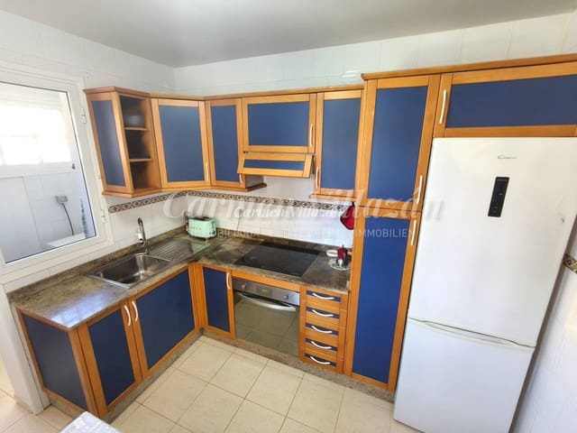 4 bedroom Semi-detached Villa for sale in Parque Holandés, La Oliva with garage - € 273,000 (Ref: 9777344)