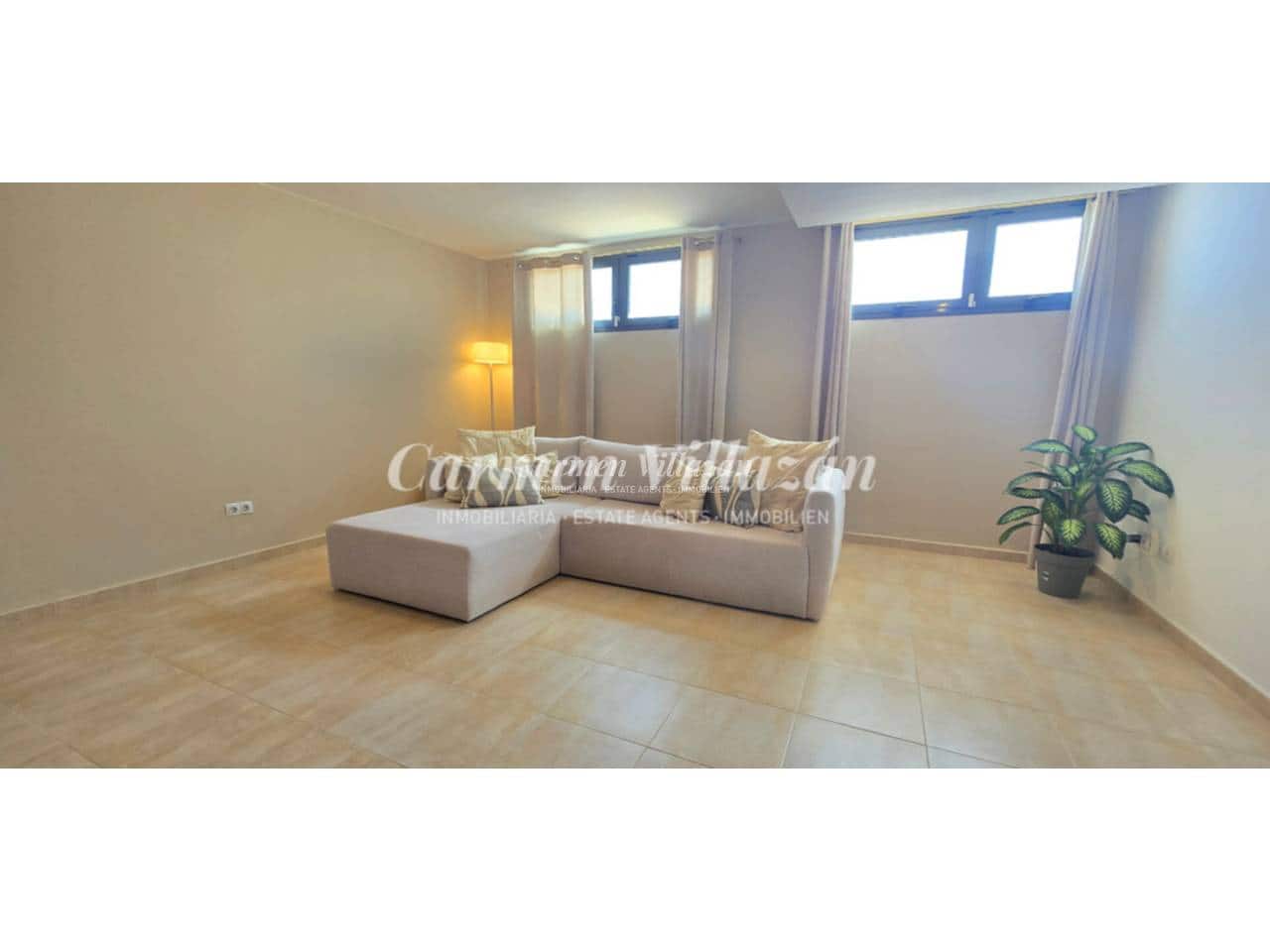 3 slaapkamer Appartement te koop in Caleta de Fuste met zwembad garage - € 300.000 (Ref: 9782913)