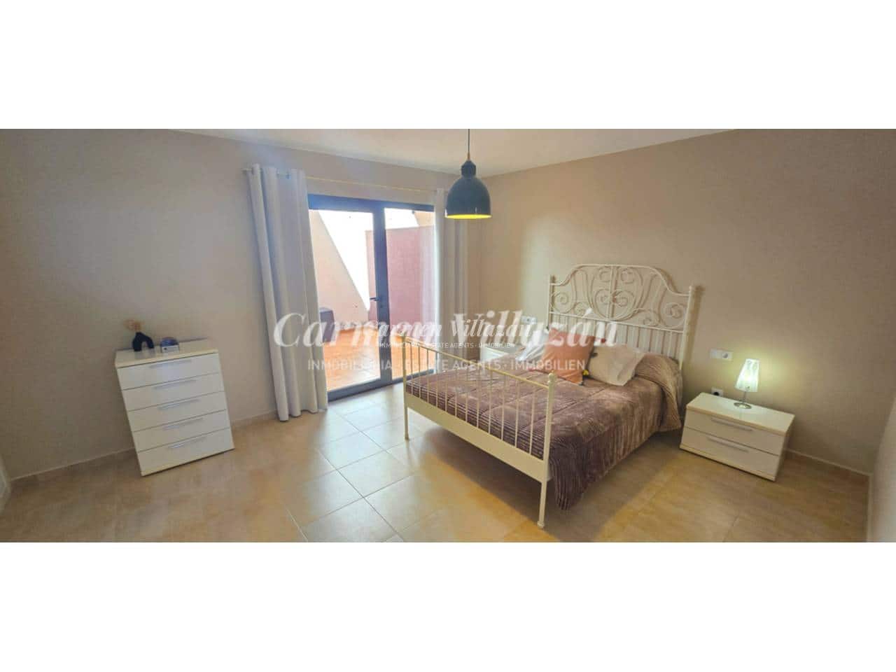 3 slaapkamer Appartement te koop in Caleta de Fuste met zwembad garage - € 300.000 (Ref: 9782913)