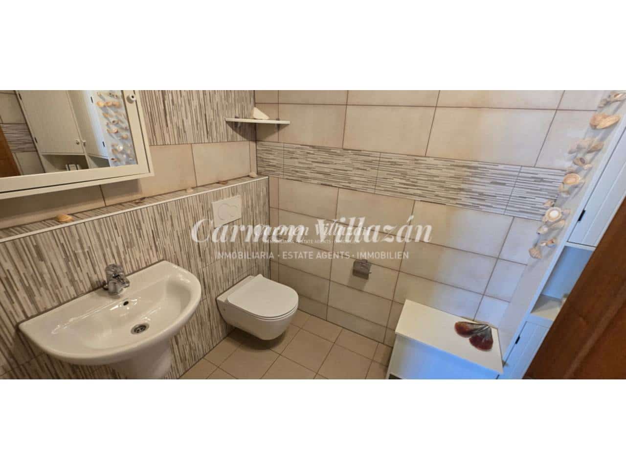 2 bedroom Bungalow for sale in Antigua with pool garage - € 287,000 (Ref: 9790039)