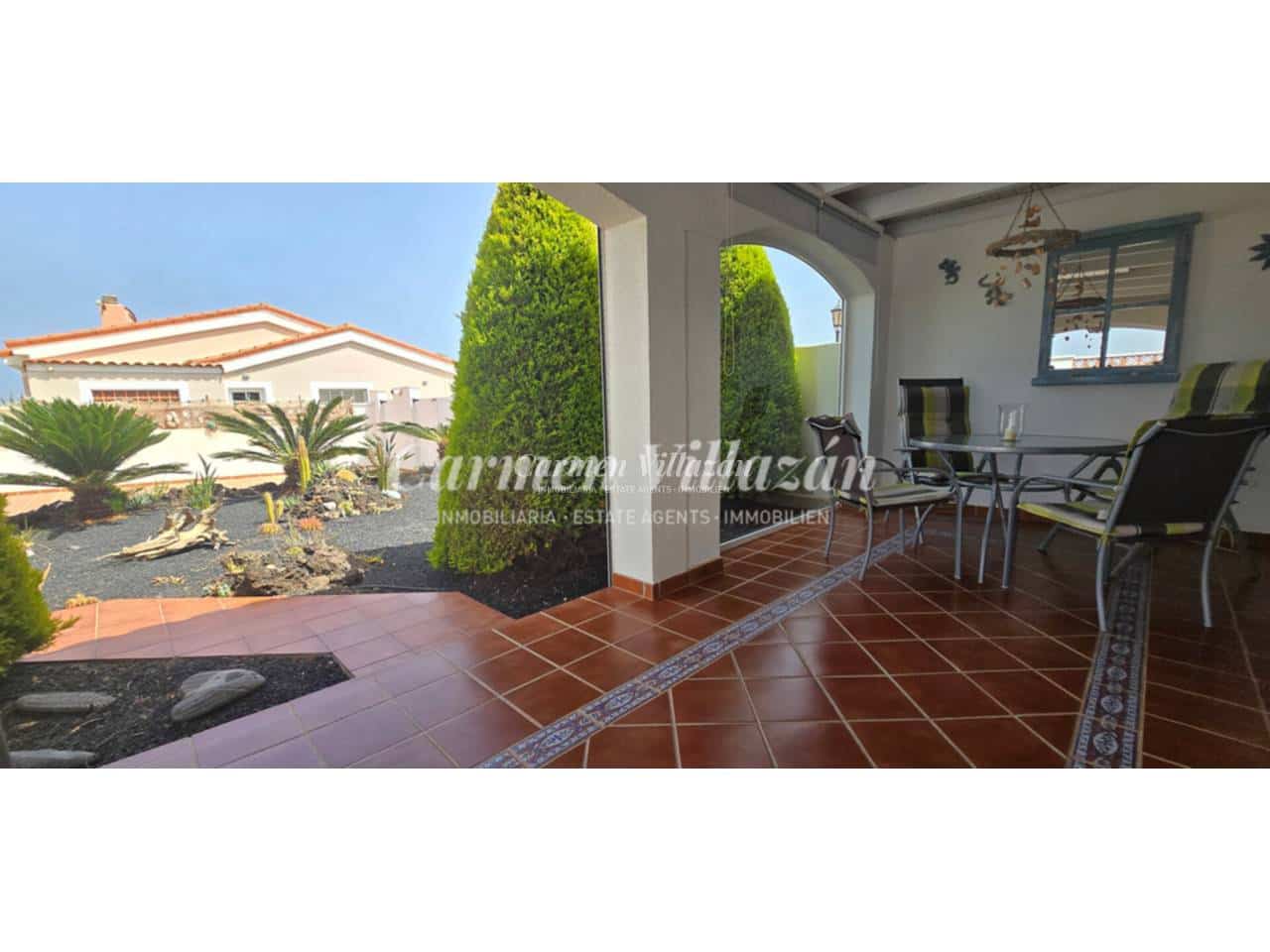 2 bedroom Bungalow for sale in Antigua with pool garage - € 287,000 (Ref: 9790039)