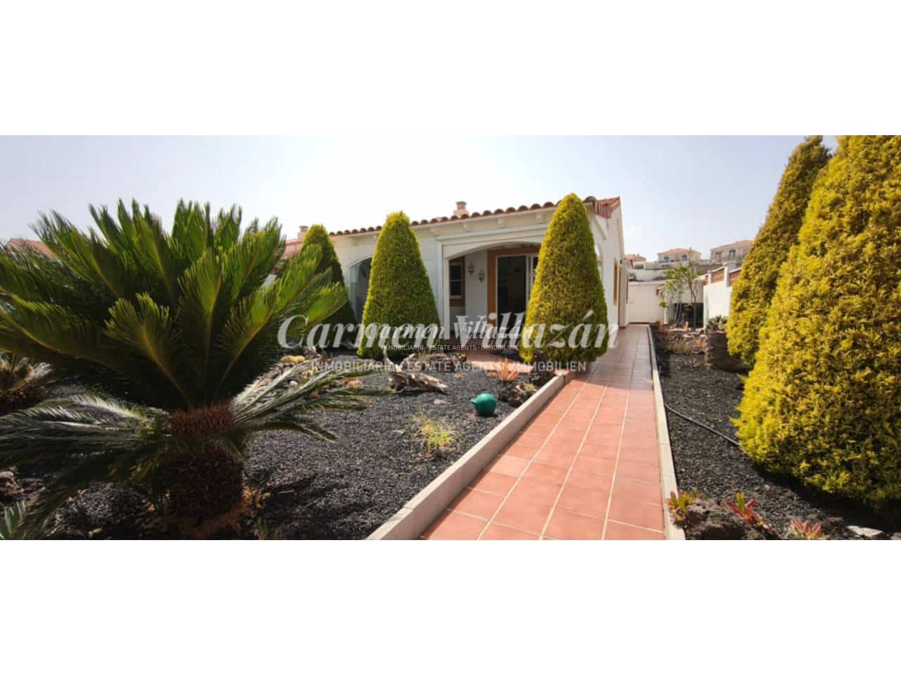 2 bedroom Bungalow for sale in Antigua with pool garage - € 287,000 (Ref: 9790039)