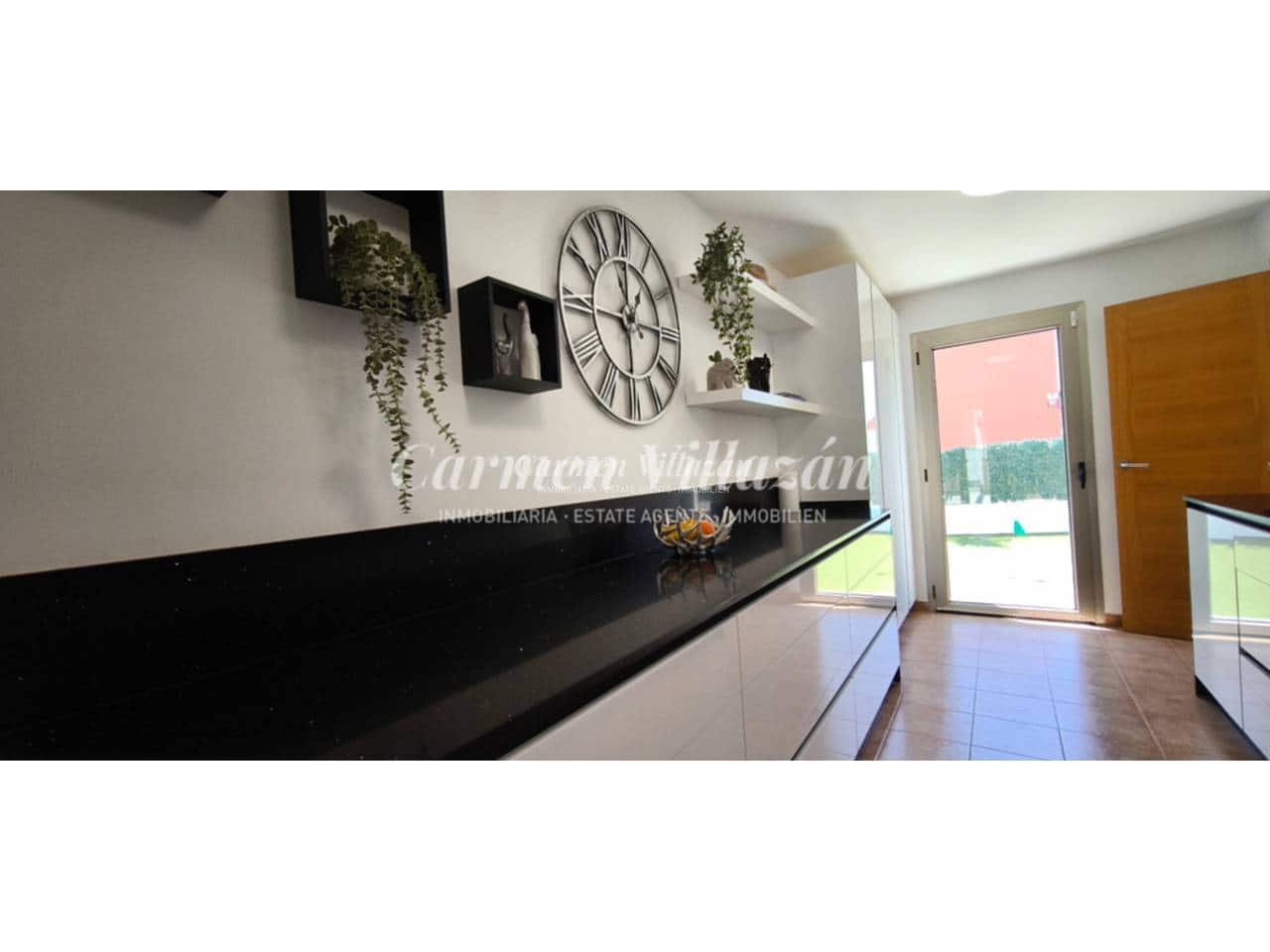 3 slaapkamer Villa te koop in Caleta de Fuste met zwembad garage - € 495.000 (Ref: 9819755)