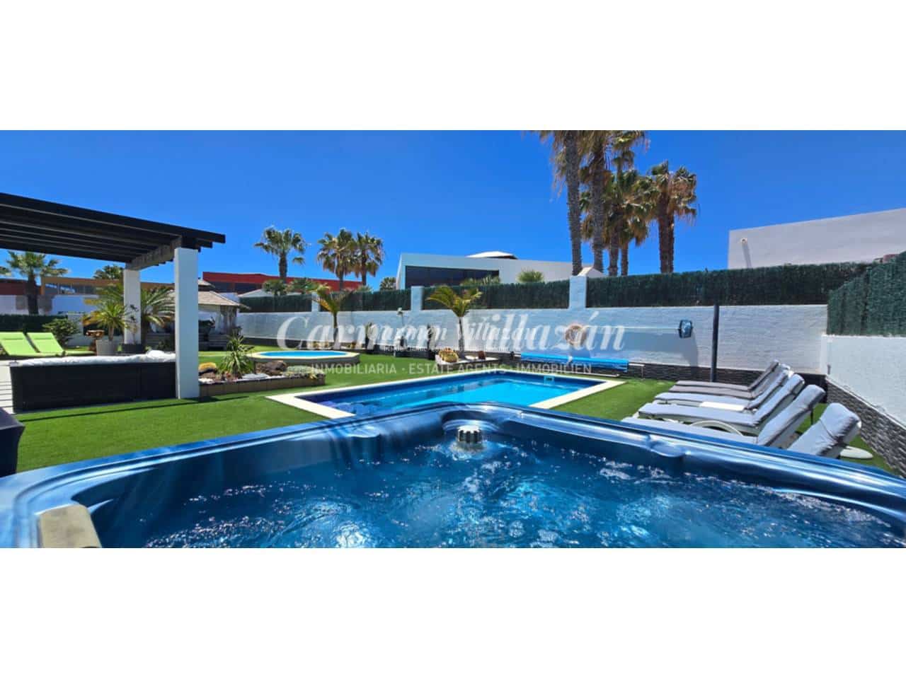 3 slaapkamer Villa te koop in Caleta de Fuste met zwembad garage - € 495.000 (Ref: 9819755)
