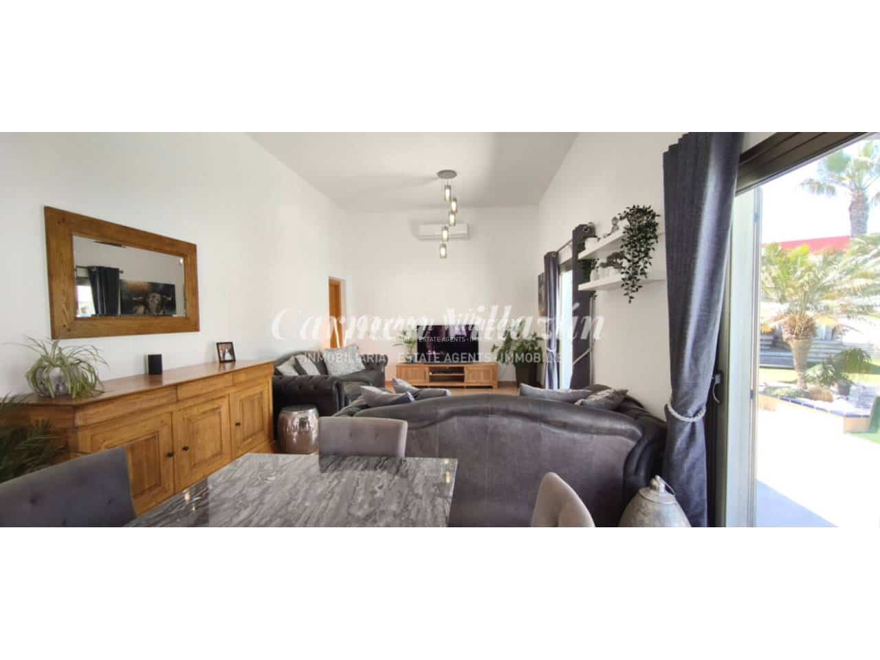 3 slaapkamer Villa te koop in Caleta de Fuste met zwembad garage - € 495.000 (Ref: 9819755)
