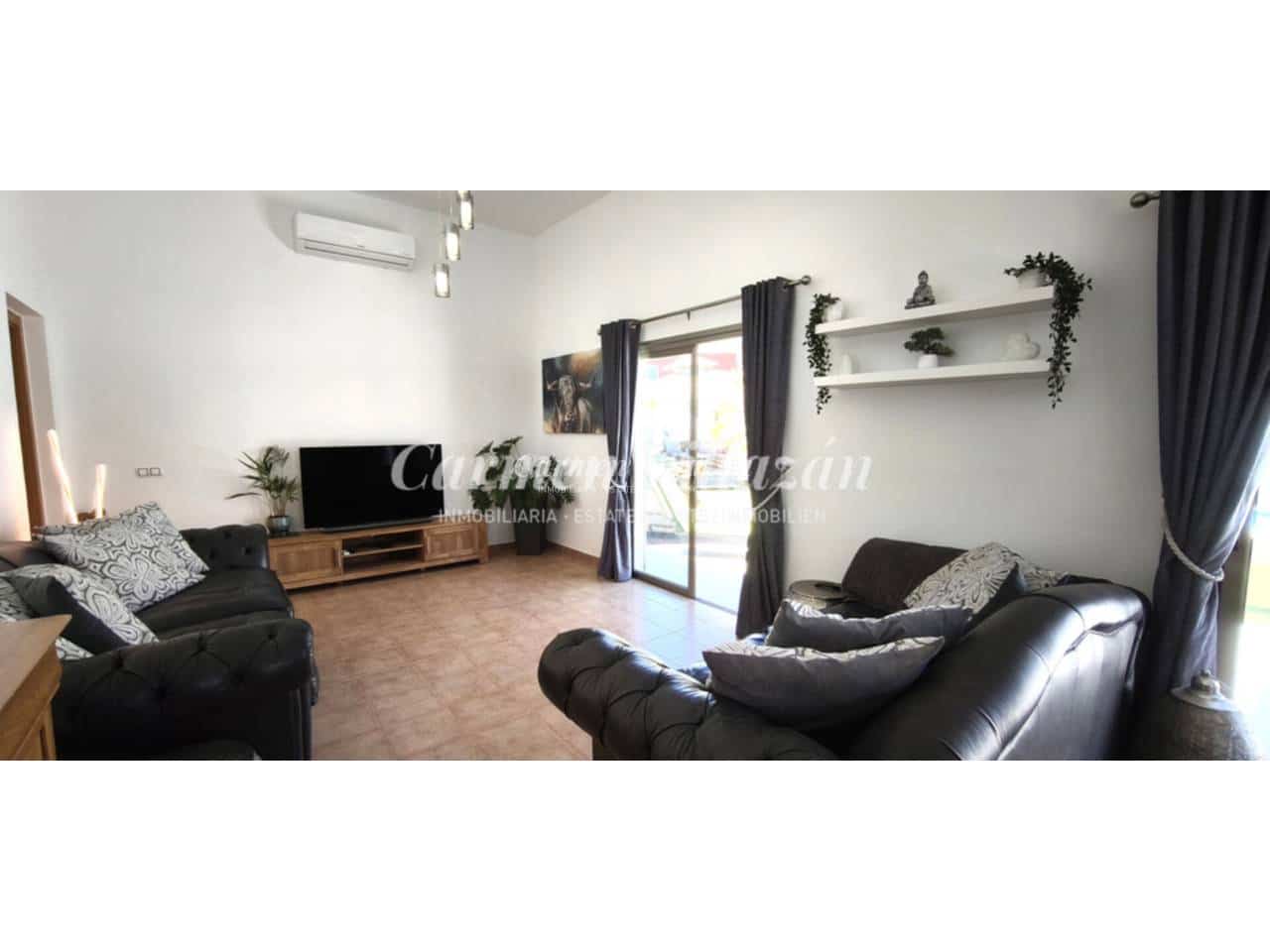 3 slaapkamer Villa te koop in Caleta de Fuste met zwembad garage - € 495.000 (Ref: 9819755)