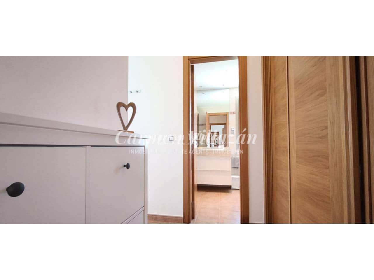 3 slaapkamer Villa te koop in Caleta de Fuste met zwembad garage - € 495.000 (Ref: 9819755)