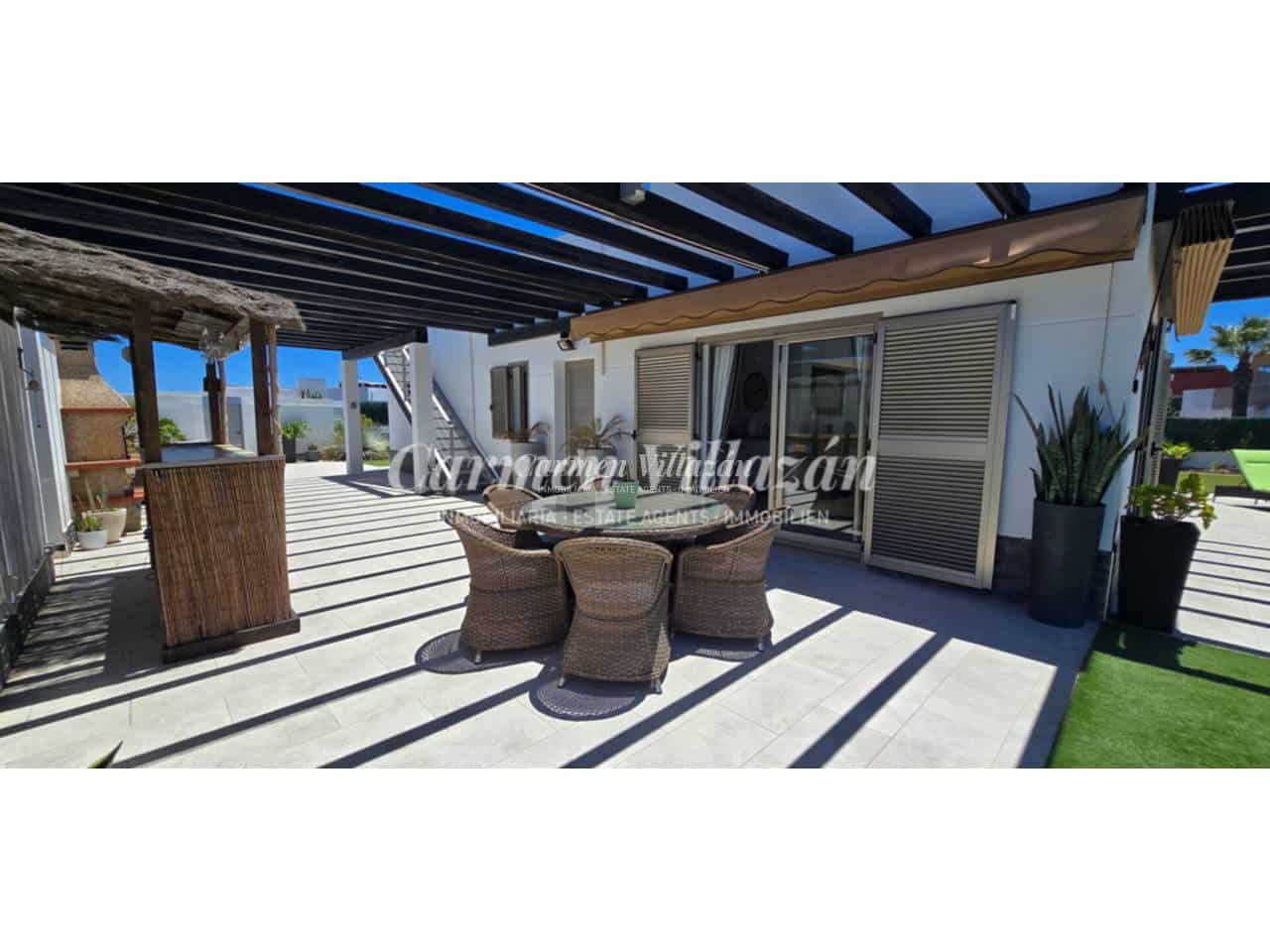 3 slaapkamer Villa te koop in Caleta de Fuste met zwembad garage - € 495.000 (Ref: 9819755)
