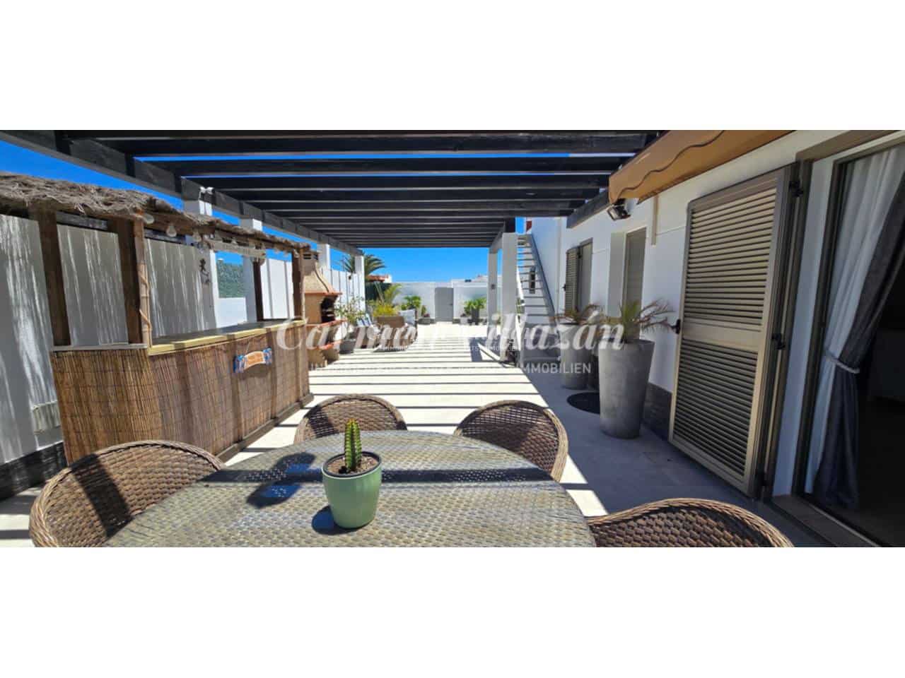 3 slaapkamer Villa te koop in Caleta de Fuste met zwembad garage - € 495.000 (Ref: 9819755)