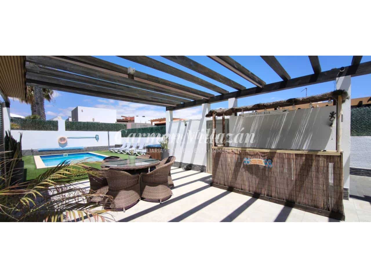 3 slaapkamer Villa te koop in Caleta de Fuste met zwembad garage - € 495.000 (Ref: 9819755)