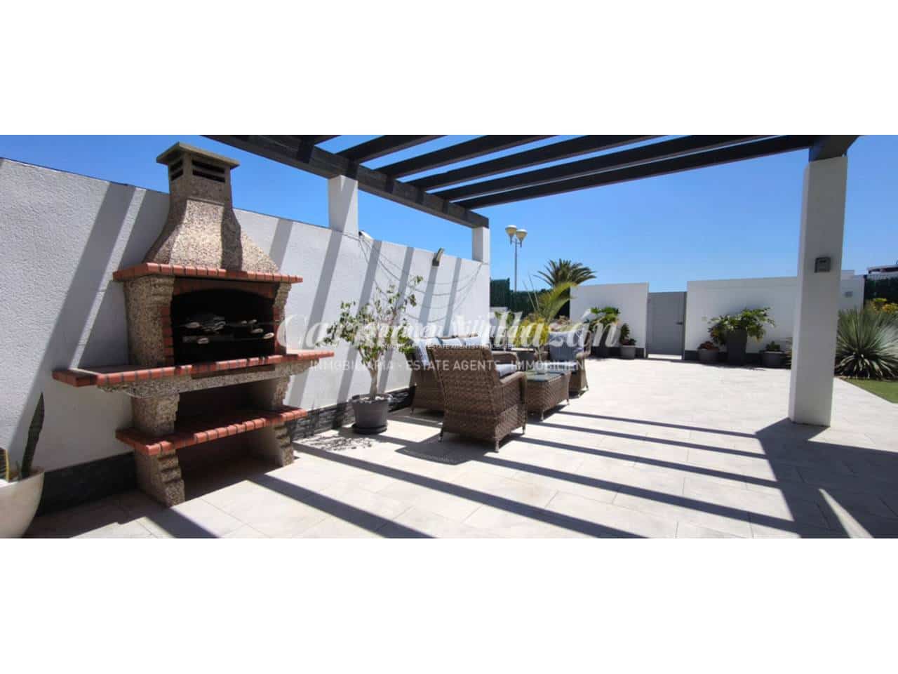 3 slaapkamer Villa te koop in Caleta de Fuste met zwembad garage - € 495.000 (Ref: 9819755)