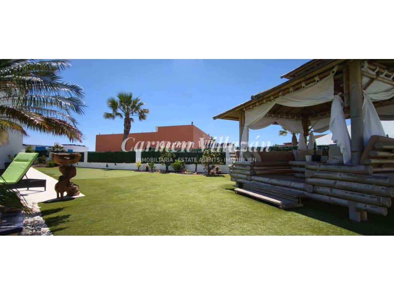 3 slaapkamer Villa te koop in Caleta de Fuste met zwembad garage - € 495.000 (Ref: 9819755)